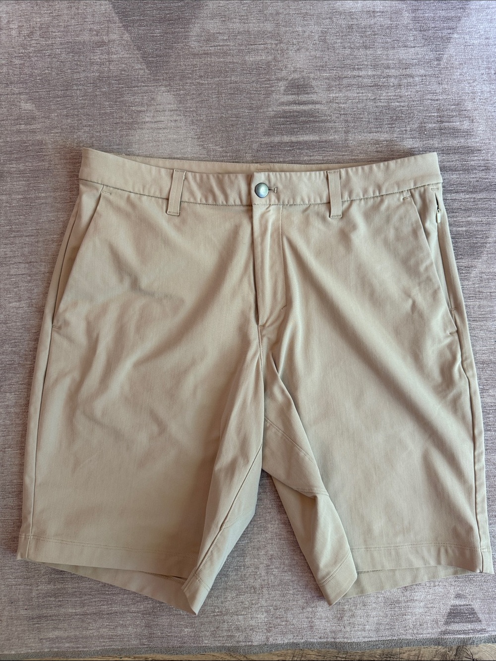 lululemon | Commission Classic-Fit Short 9" Warpstreme Khaki Size 34